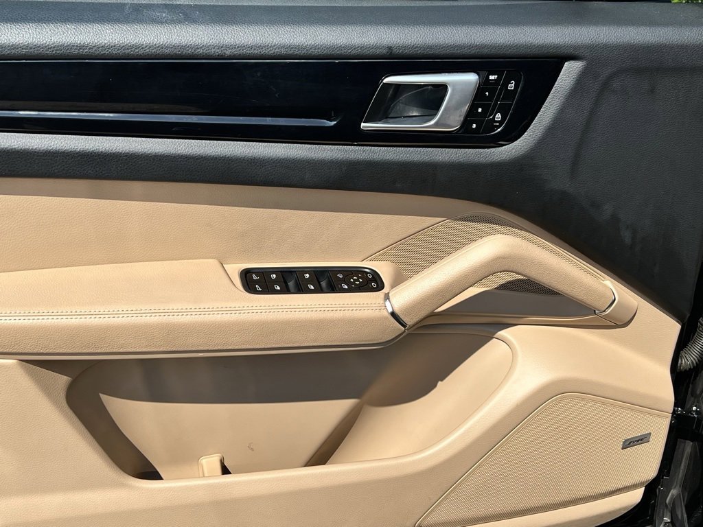 Used 2021 Porsche Cayenne Coupe image 26