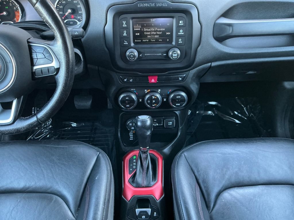 Used 2016 Jeep Renegade Trailhawk w/ Premium Trailhawk Package image 11