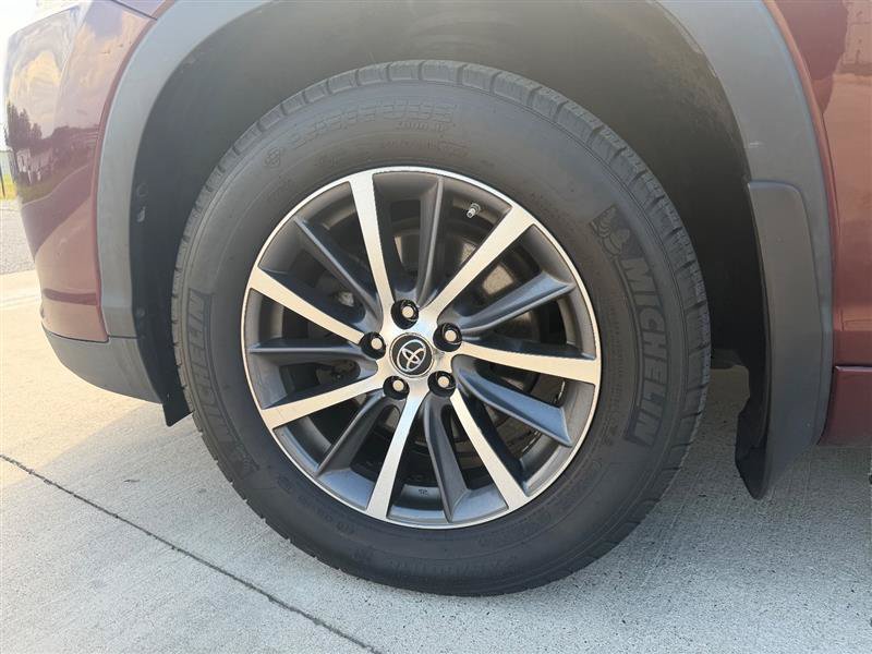 Used 2017 Toyota Highlander XLE w/ Protection Package #3 AWD/4WD image 10