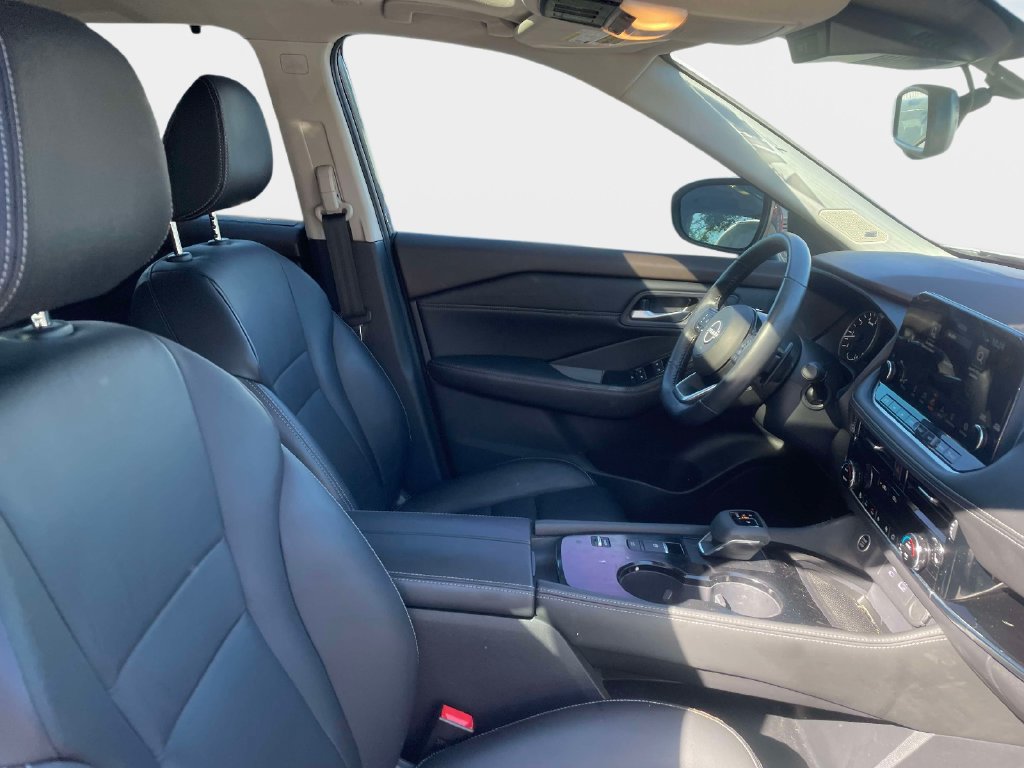 Used 2023 Nissan Rogue SL w/ SL Premium Package FWD image 11