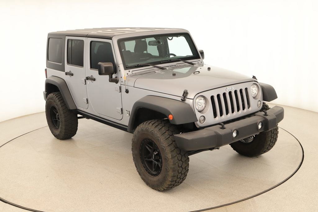 Used 2017 Jeep Wrangler Unlimited Rubicon w/ Max Tow Package AWD/4WD image 39