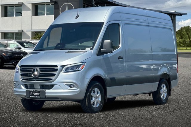 New 2025 Mercedes-Benz Sprinter 2500 image 9