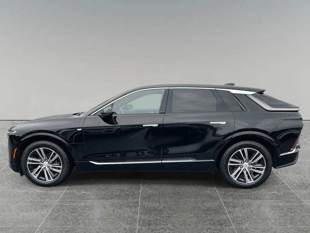 Certified 2023 Cadillac Lyriq Luxury image 2