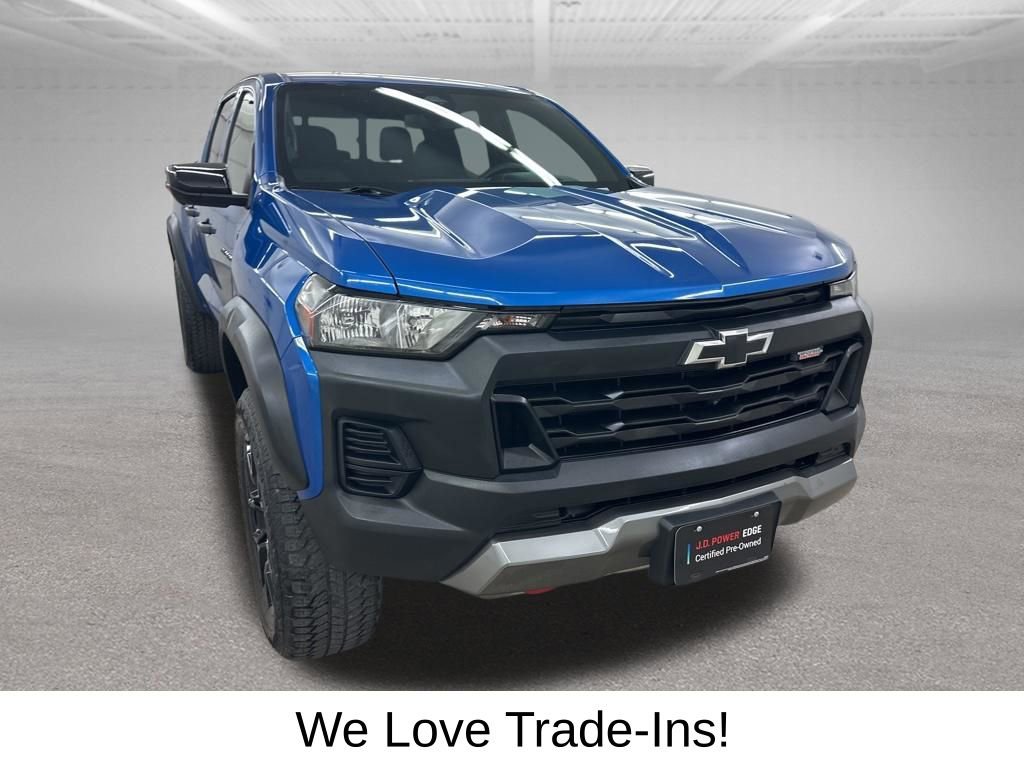 Used 2023 Chevrolet Colorado Trail Boss w/ LPO, Dark Essentials Package AWD/4WD image 3