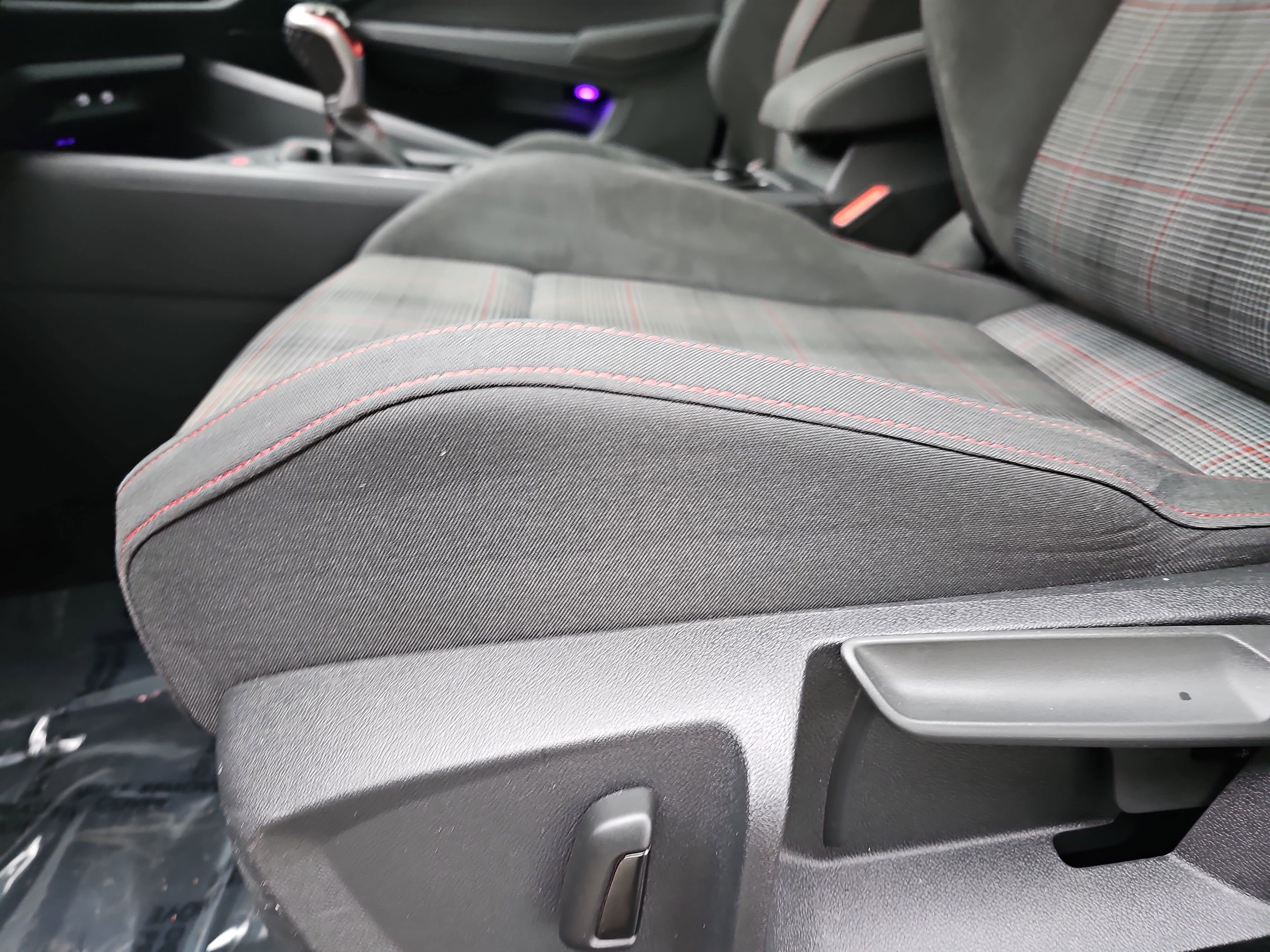 Used 2022 Volkswagen GTI SE image 28