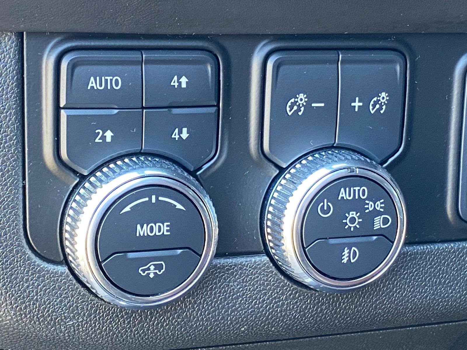 Used 2024 GMC Yukon Denali Ultimate AWD/4WD image 14