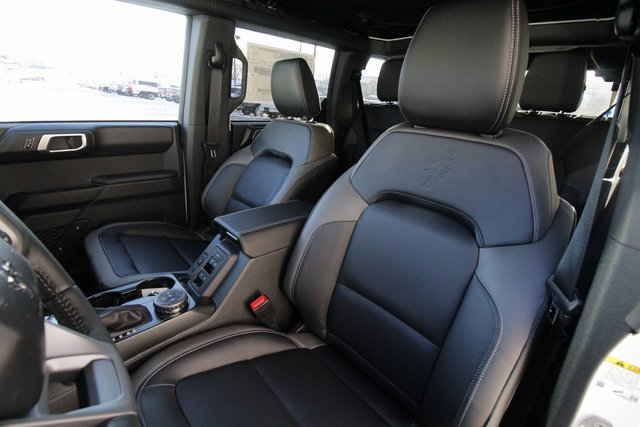 New 2025 Ford Bronco Outer Banks image 7