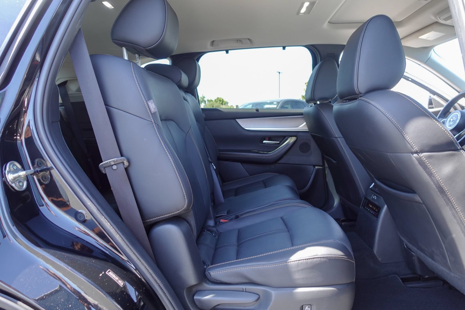 Used 2024 MAZDA CX-90 Plug-In Hybrid w/ Preferred AWD/4WD image 16