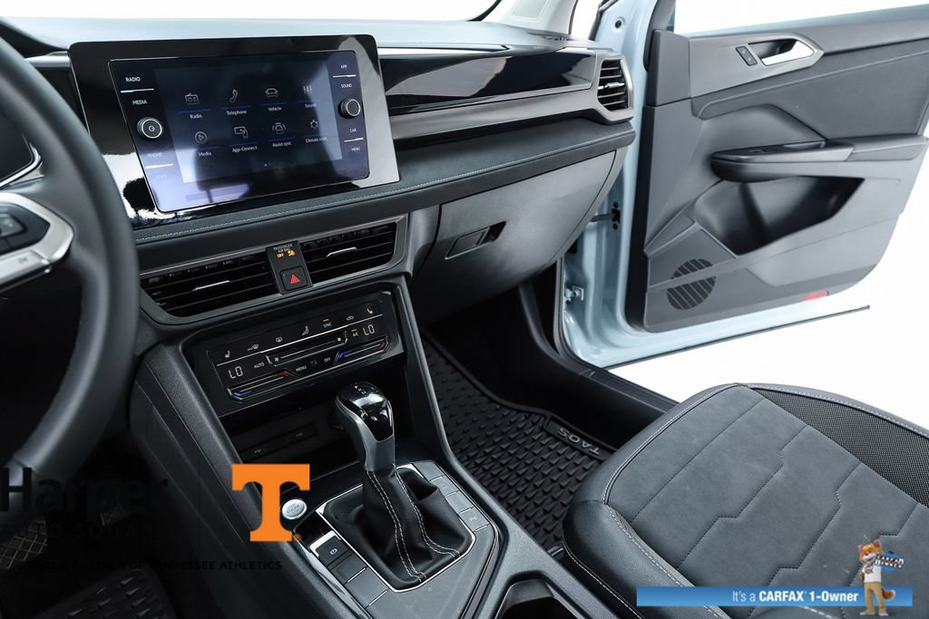Used 2025 Volkswagen Taos SE FWD image 60
