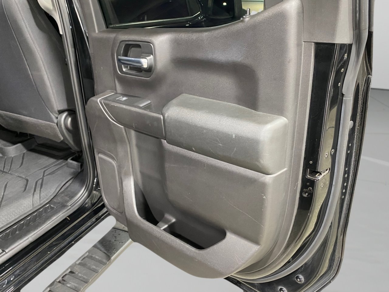 Used 2020 Chevrolet Silverado 1500 Custom w/ Custom Value Package image 23