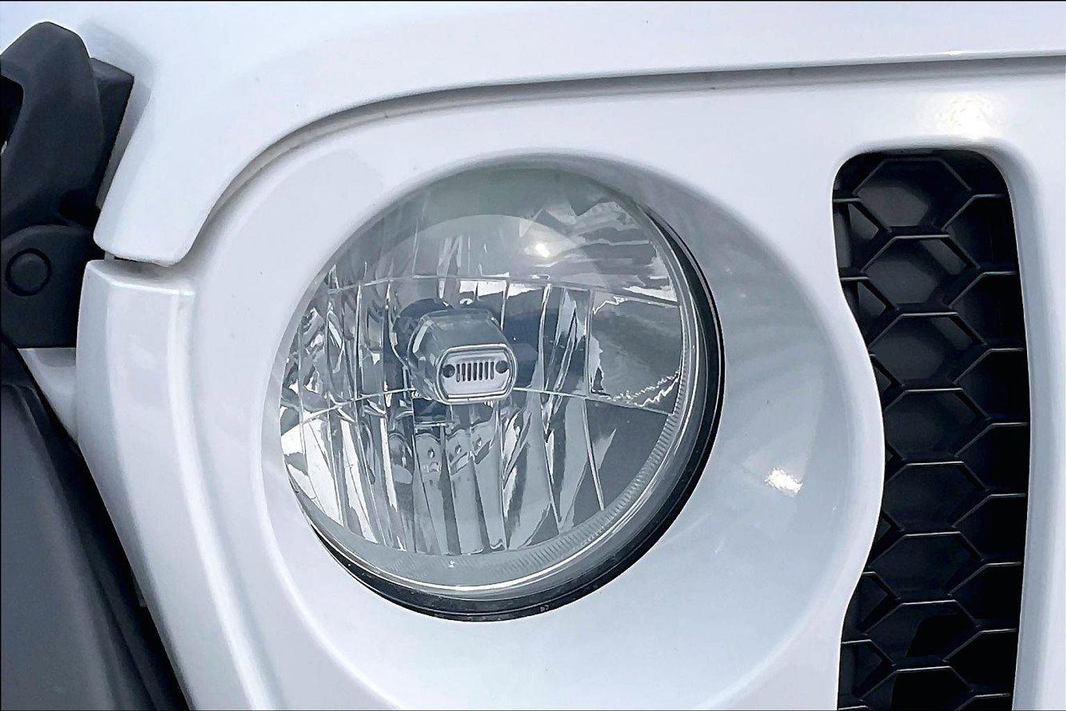 Used 2020 Jeep Gladiator Sport w/ Quick Order Package 24S image 30