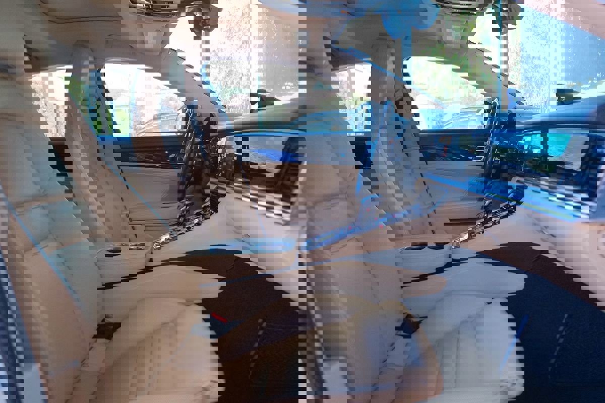 Used 2017 Porsche Panamera image 28