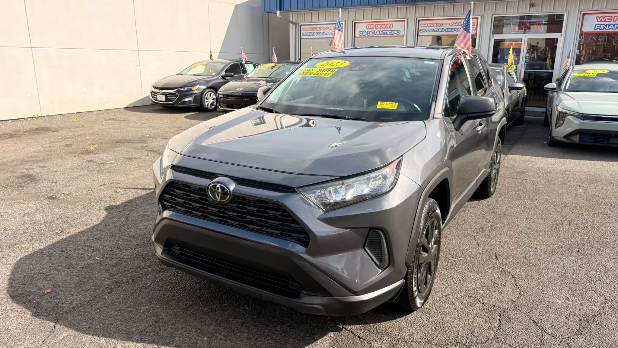 Used 2022 Toyota RAV4 LE FWD image 4