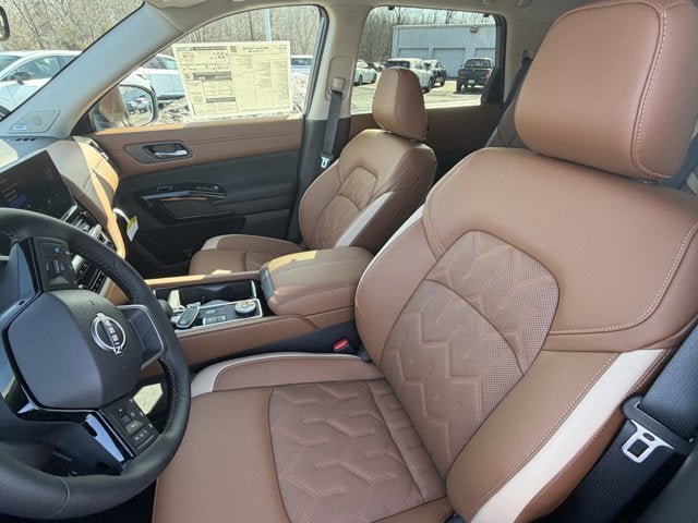 New 2026 Nissan Pathfinder Platinum w/ Cargo Package AWD/4WD image 19