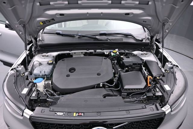 Used 2023 Volvo XC40 B5 Plus w/ Protection Package Premier AWD/4WD image 32