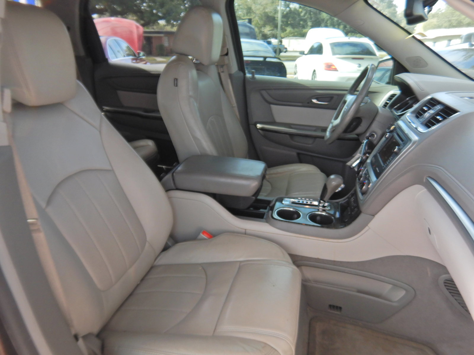 Used 2015 GMC Acadia SLT image 22