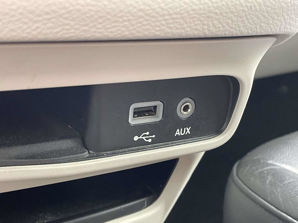 Certified 2017 Chrysler Pacifica Touring-L FWD image 38