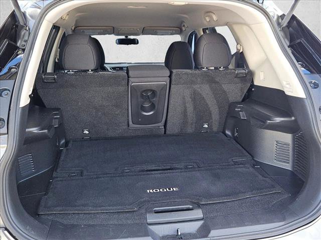 Used 2017 Nissan Rogue SV image 6