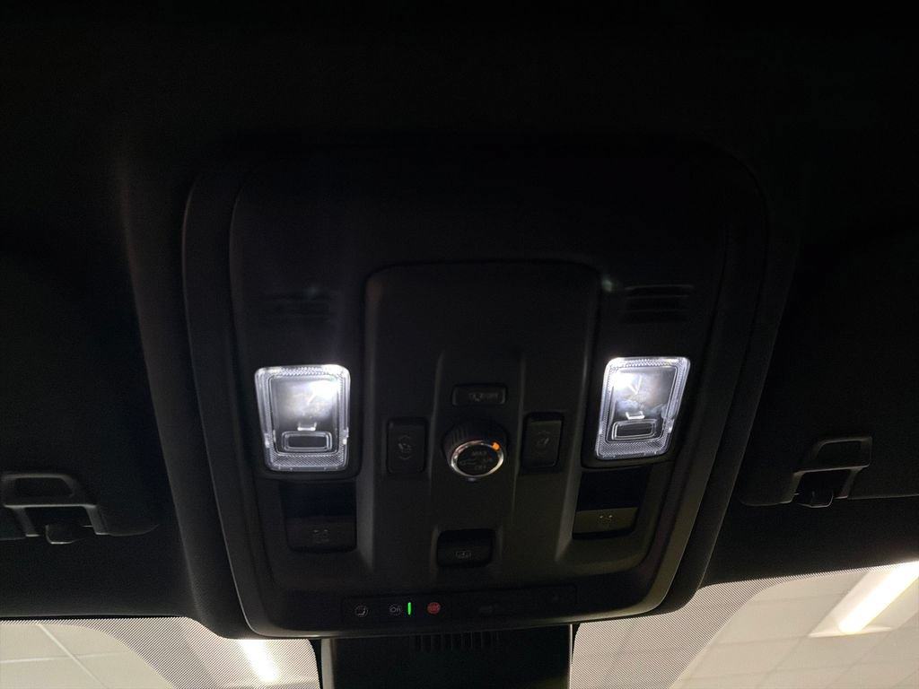 Used 2025 Chevrolet Tahoe RST w/ Comfort Package RWD image 17