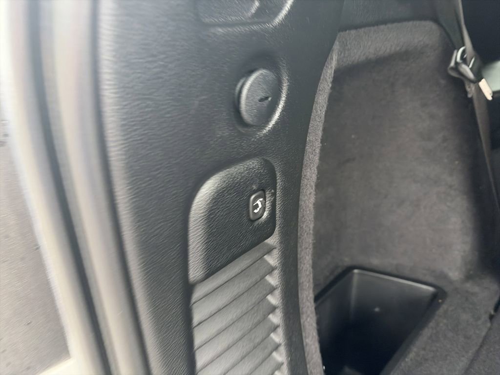 Used 2025 Dodge Durango R/T w/ Blacktop Package AWD/4WD image 32