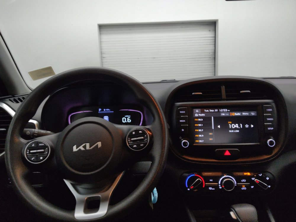 Used 2023 Kia Soul LX w/ LX Technology Package FWD image 22