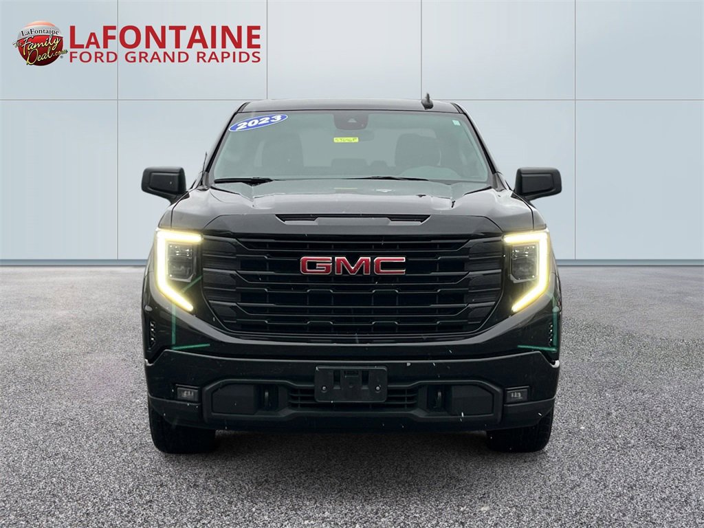 Used 2023 GMC Sierra 1500 Elevation image 2