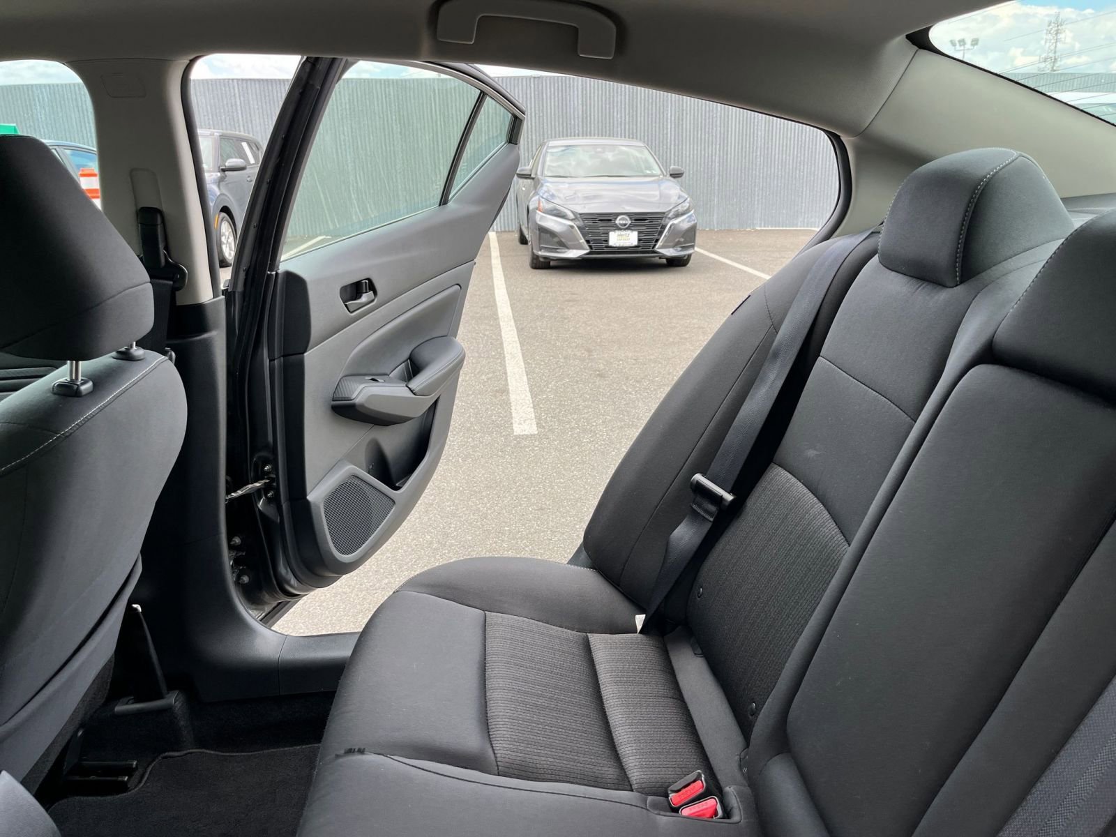 Used 2025 Nissan Altima 2.5 SV image 40