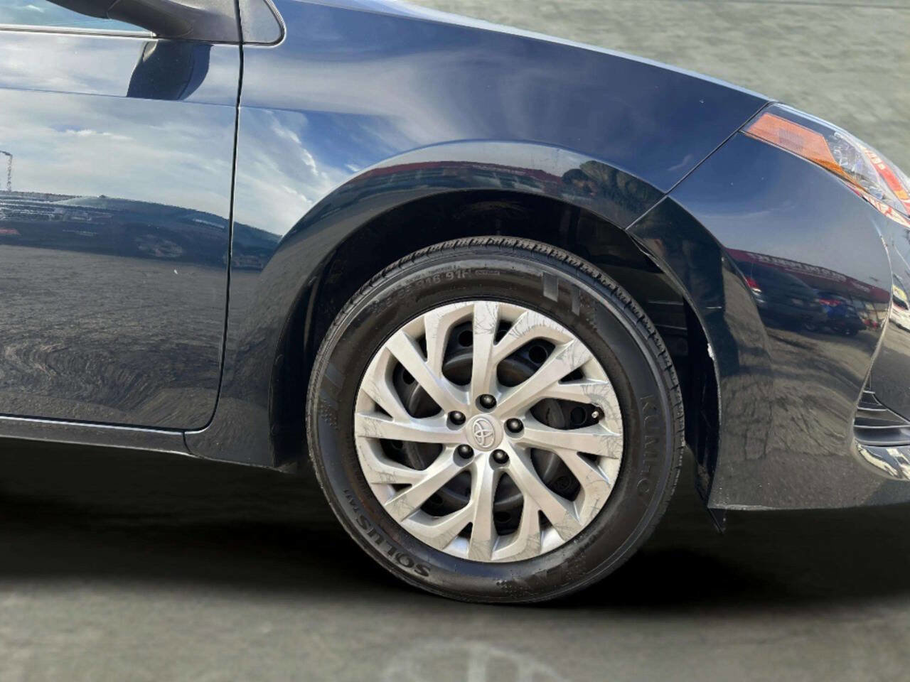 Used 2019 Toyota Corolla LE image 33