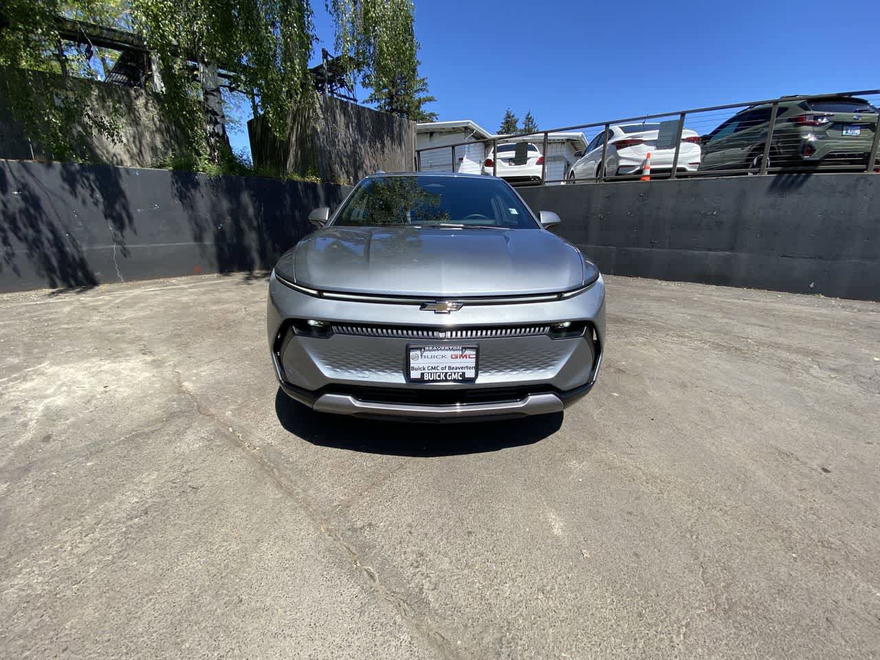 Used 2025 Chevrolet Equinox EV LT w/ Convenience Package FWD image 9