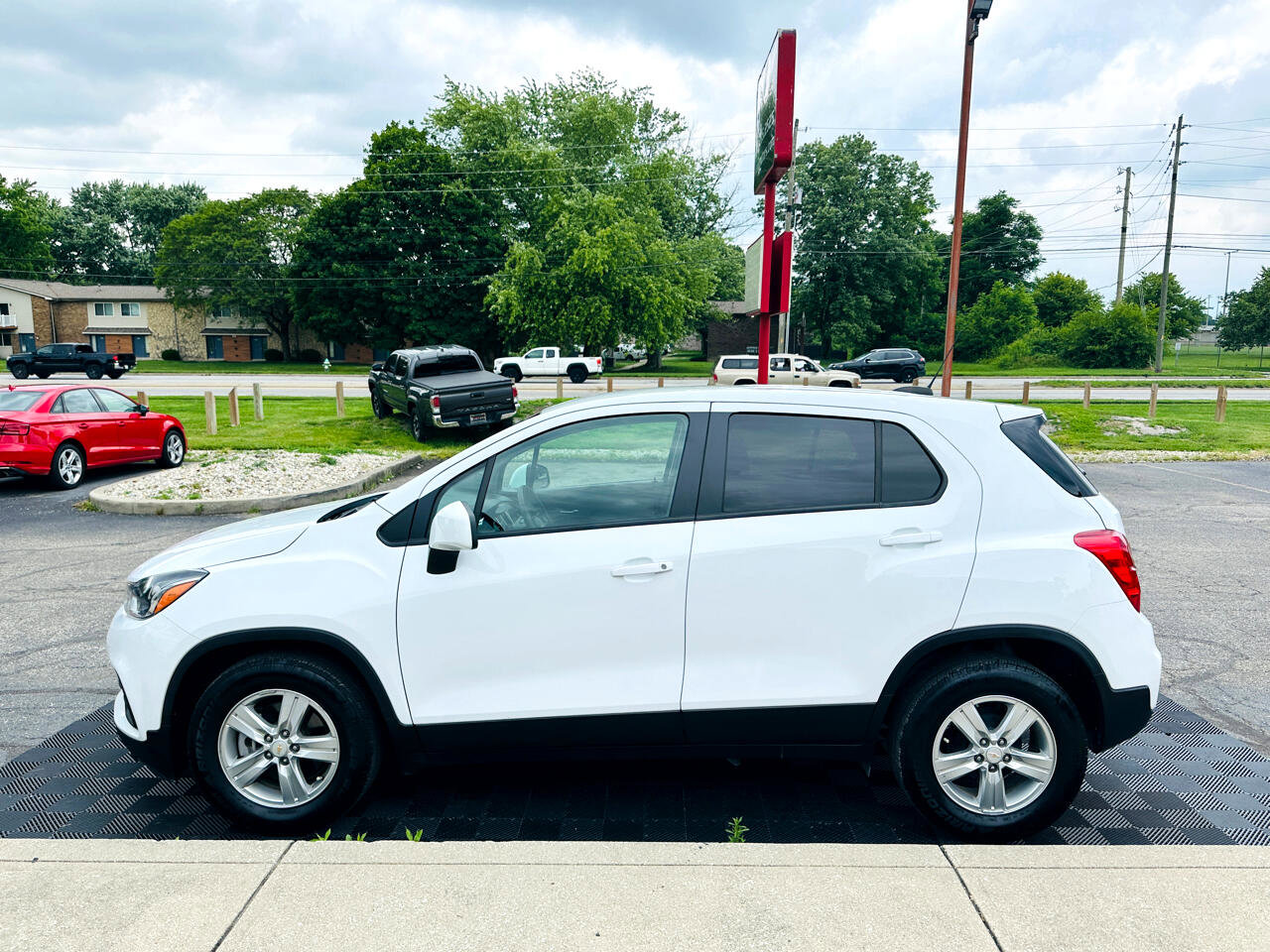 Used 2022 Chevrolet Trax LS w/ Tint and Cruise Package image 16