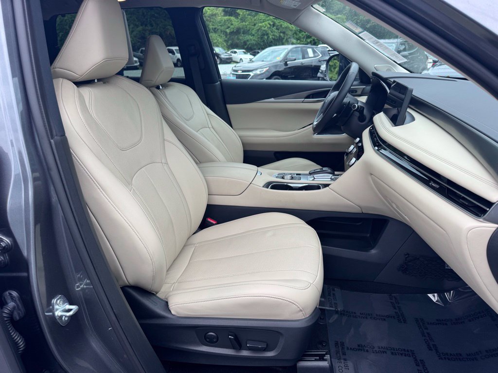 Used 2023 INFINITI QX60 Luxe w/ Performance Audio Package FWD image 25