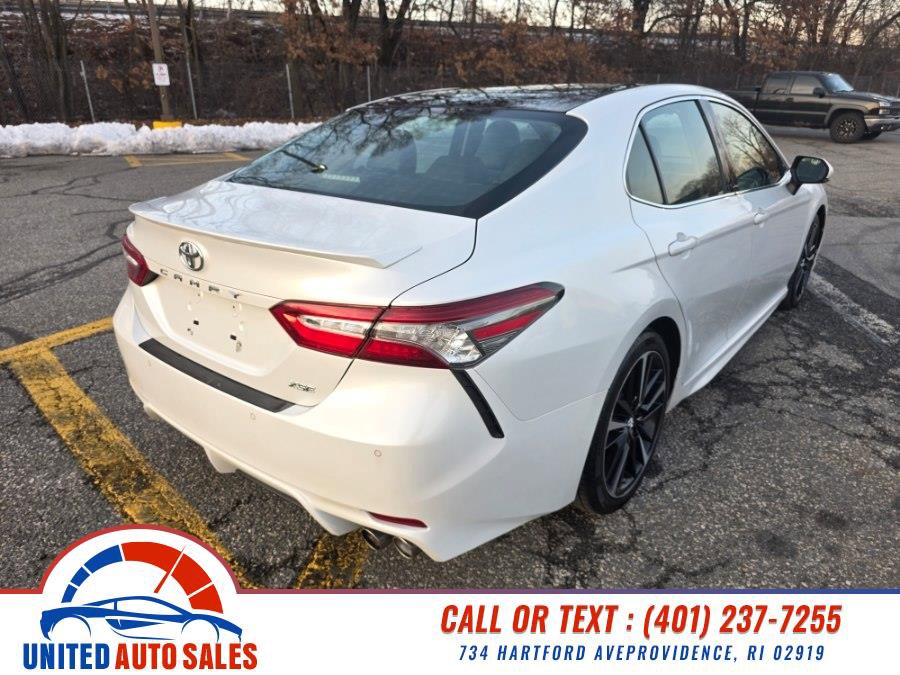 Used 2018 Toyota Camry XSE image 5