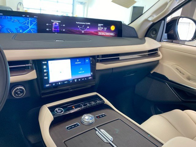 New 2027 Lincoln Navigator Reserve w/ Jet Appearance Package AWD/4WD image 16