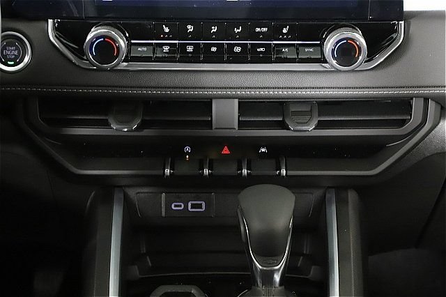 New 2025 Chevrolet Colorado LT w/ LT Convenience Package RWD image 11