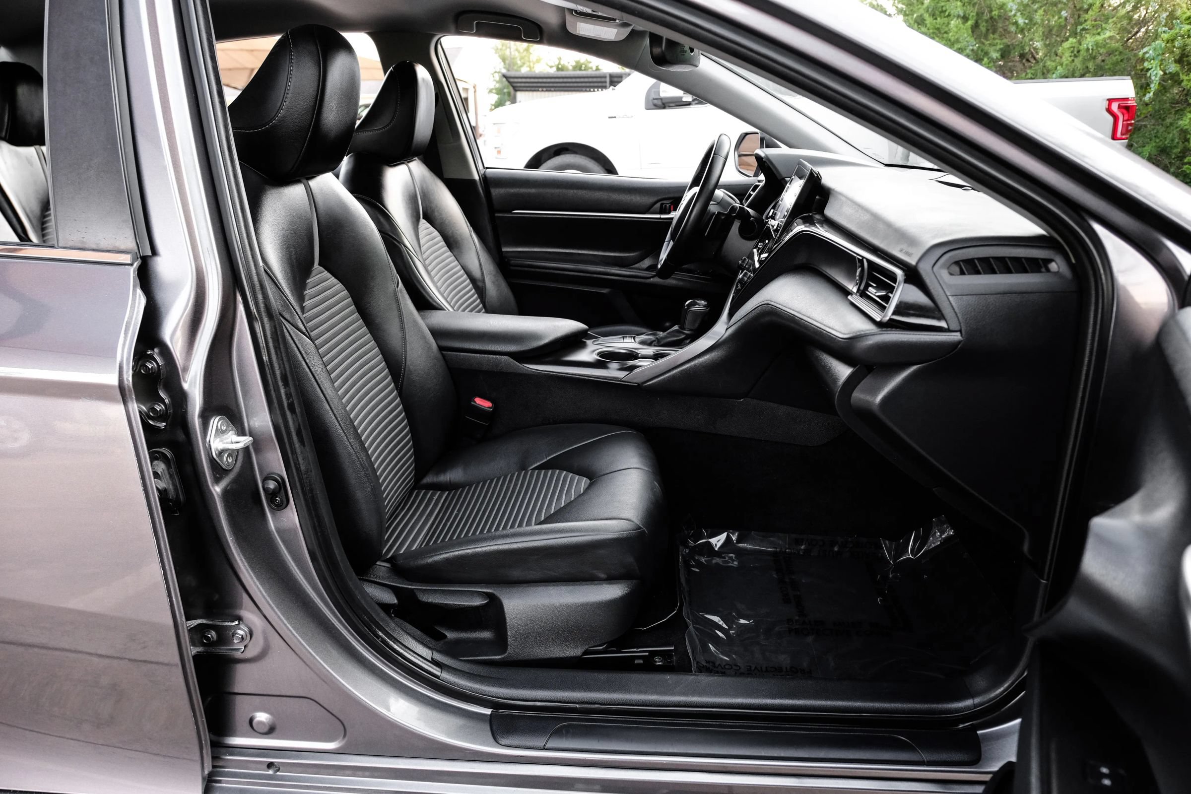 Used 2022 Toyota Camry SE w/ Convenience Package FWD image 37