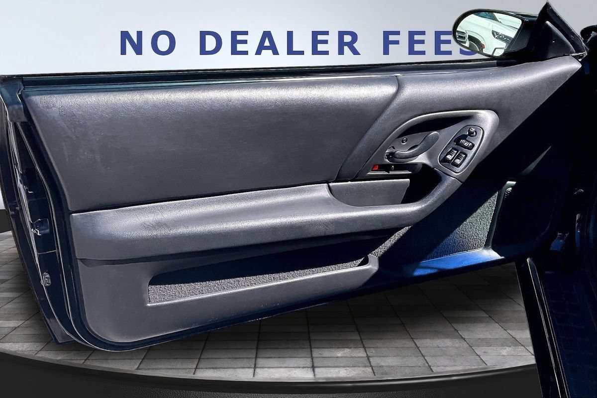 Used 2002 Chevrolet Camaro Z28 w/ SS Performance/Appearance Pkg RWD image 16