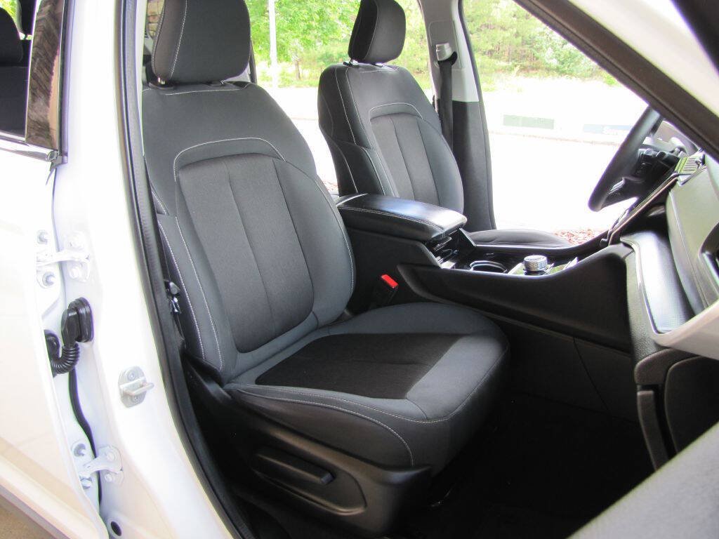 Used 2023 Jeep Grand Cherokee L Laredo RWD image 23