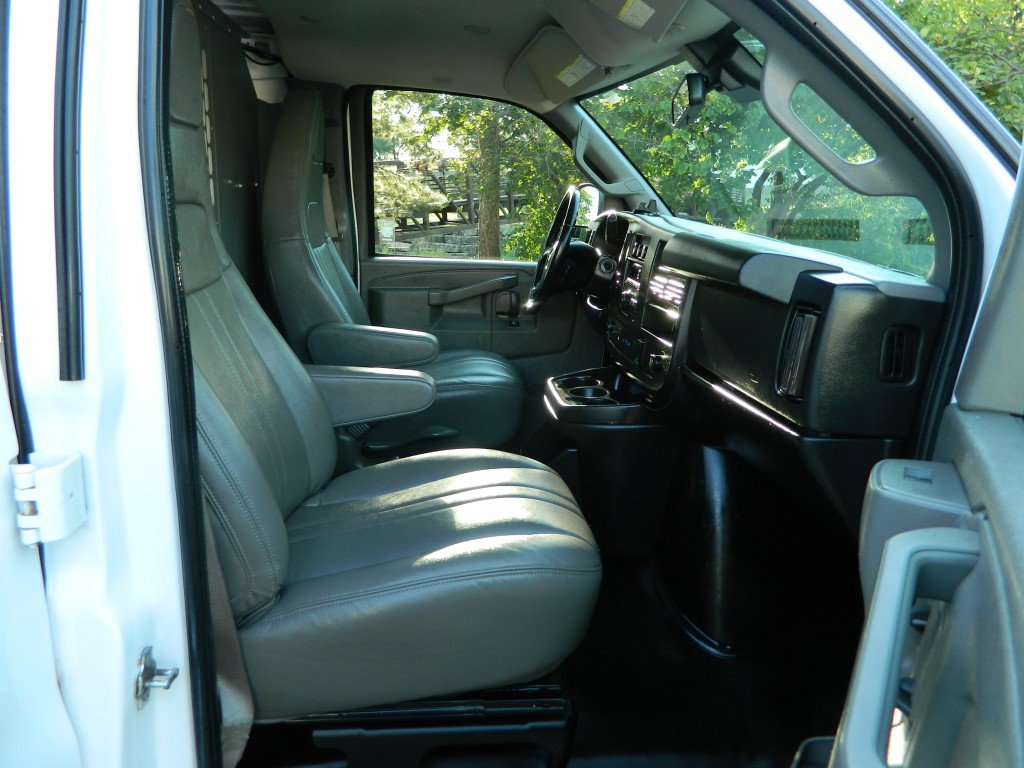 Used 2020 Chevrolet Express 2500 w/ Safety Package RWD image 17
