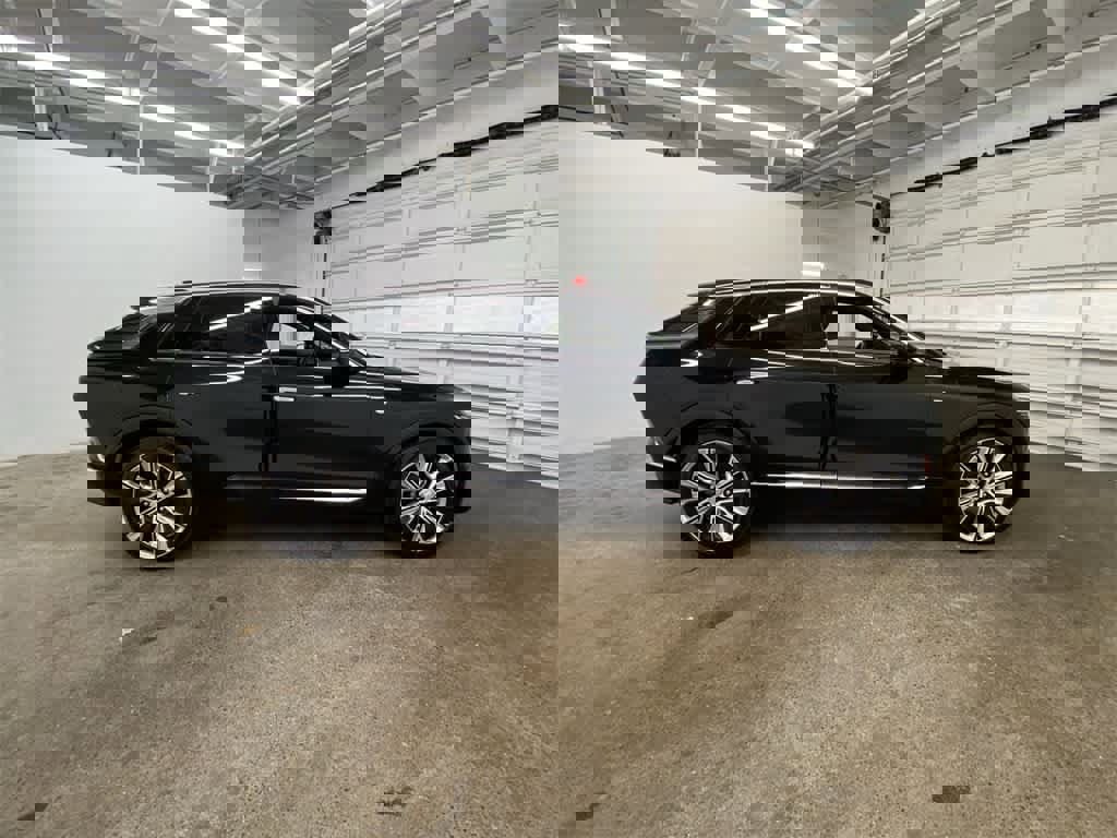 Certified 2024 Cadillac Lyriq Luxury w/ Nappa Leather Package image 7