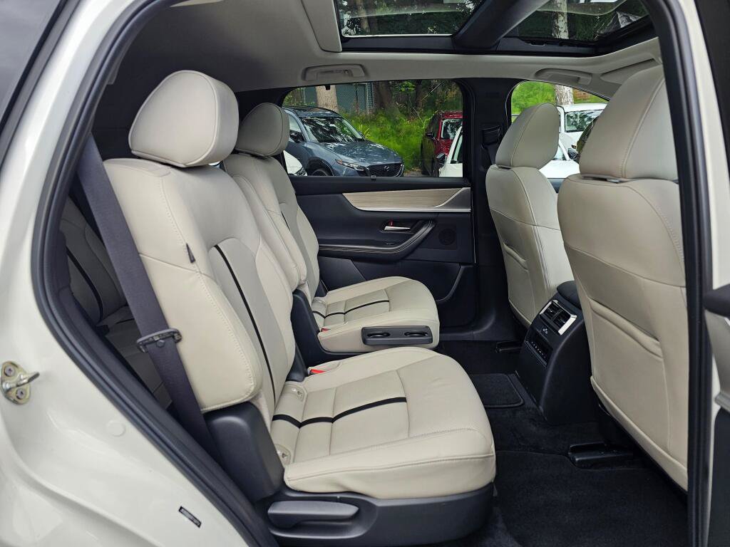 Certified 2024 MAZDA CX-90 Plug-In Hybrid w/ Premium Pkg AWD/4WD image 13