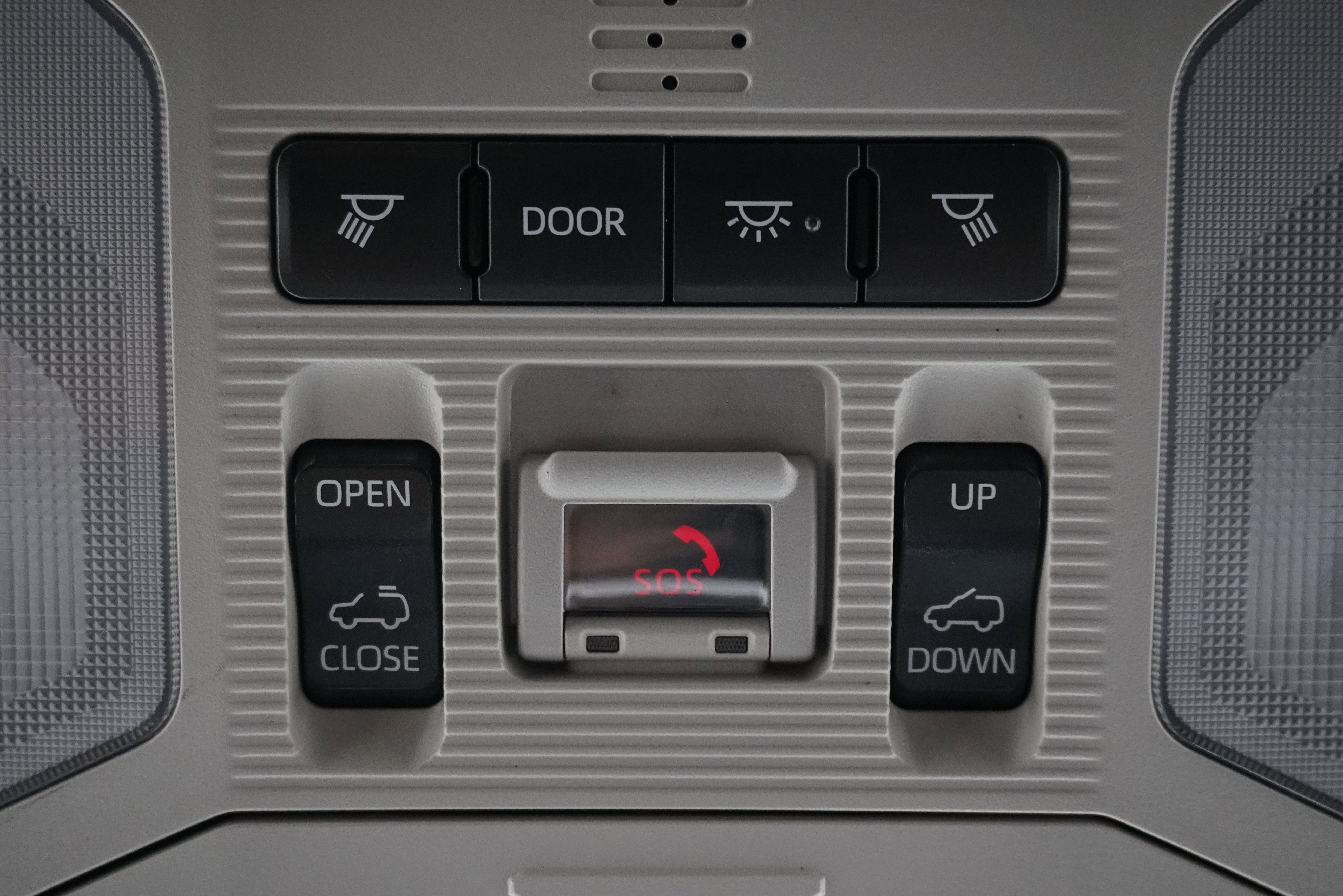 Used 2020 Toyota RAV4 XLE Premium image 23