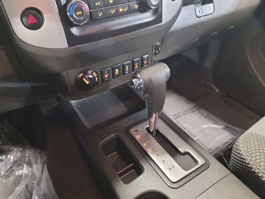 Used 2019 Nissan Frontier PRO-4X image 18
