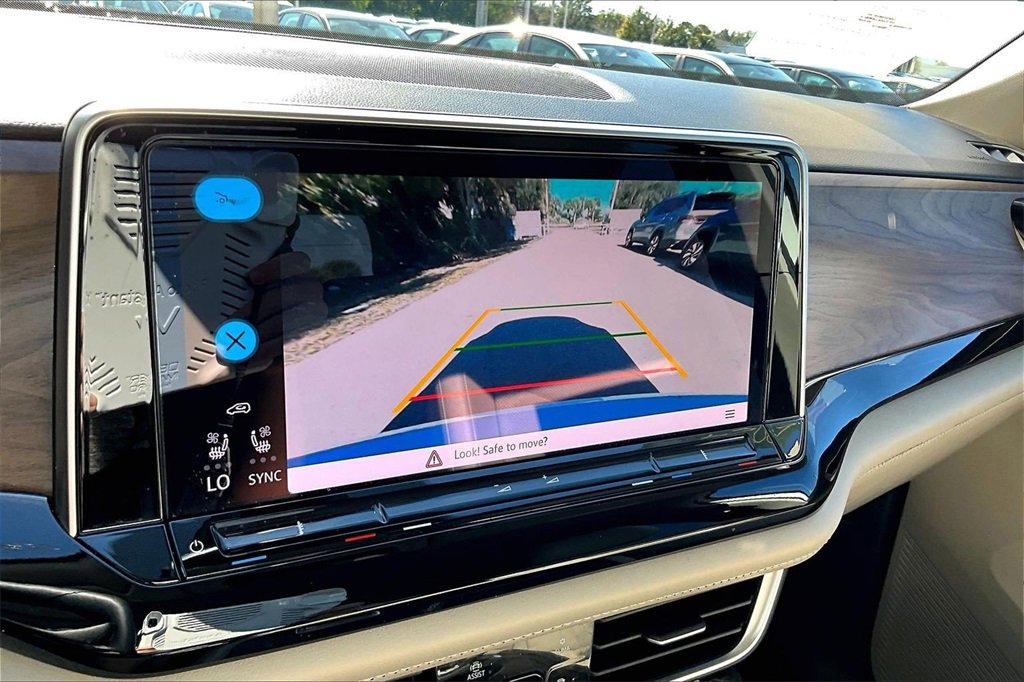 Certified 2024 Volkswagen Atlas SE image 27