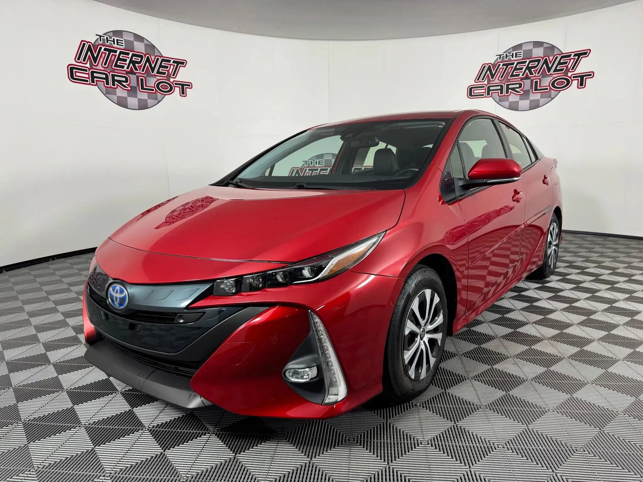 Used 2022 Toyota Prius Prime Limited FWD image 3