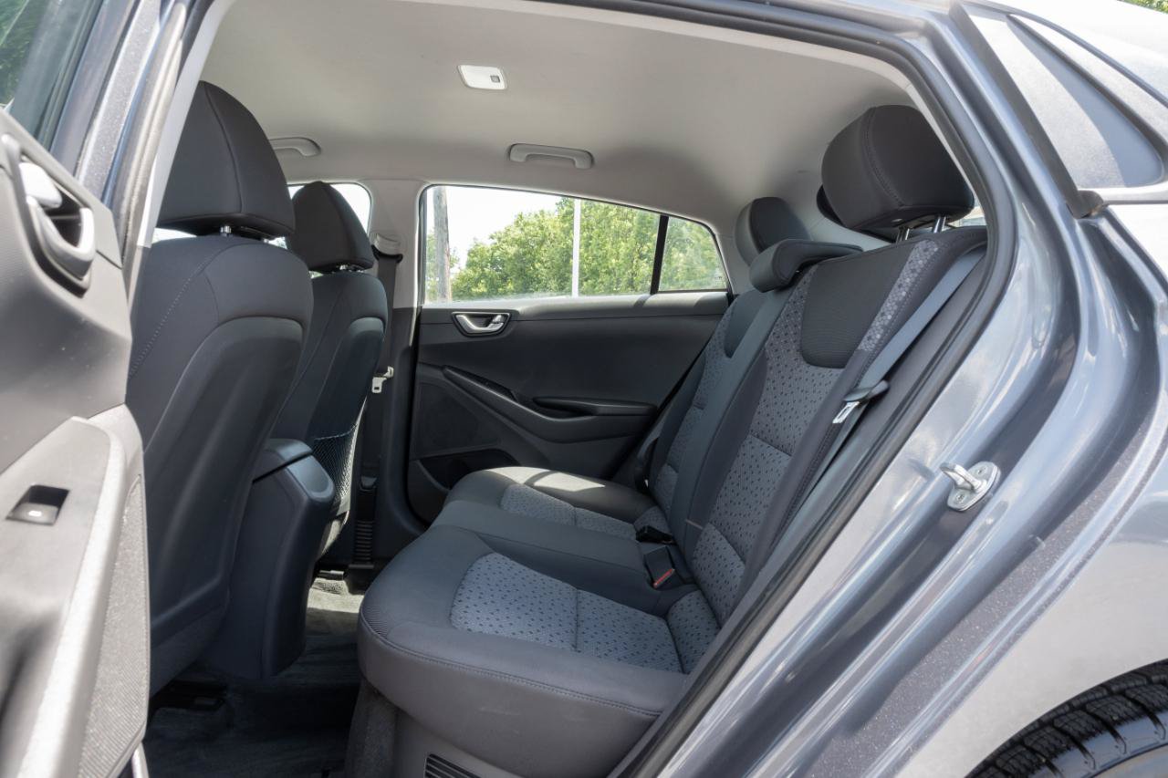 Used 2018 Hyundai Ioniq Blue FWD image 18