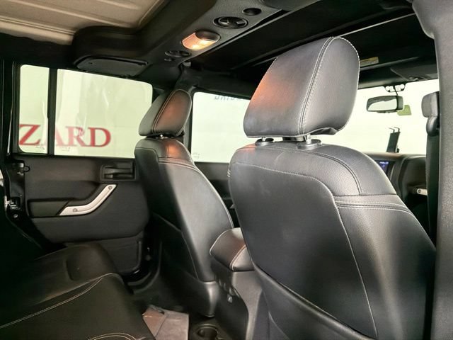 Used 2016 Jeep Wrangler Unlimited Rubicon AWD/4WD image 19