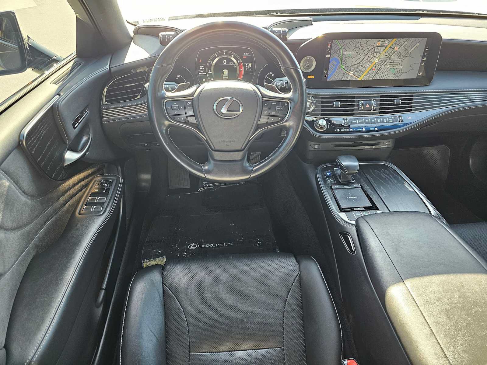 Used 2022 Lexus LS 500 w/ Cold Weather Package (CK) RWD image 18