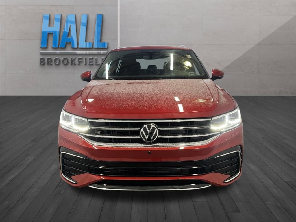 Certified 2024 Volkswagen Tiguan SEL R-Line image 9