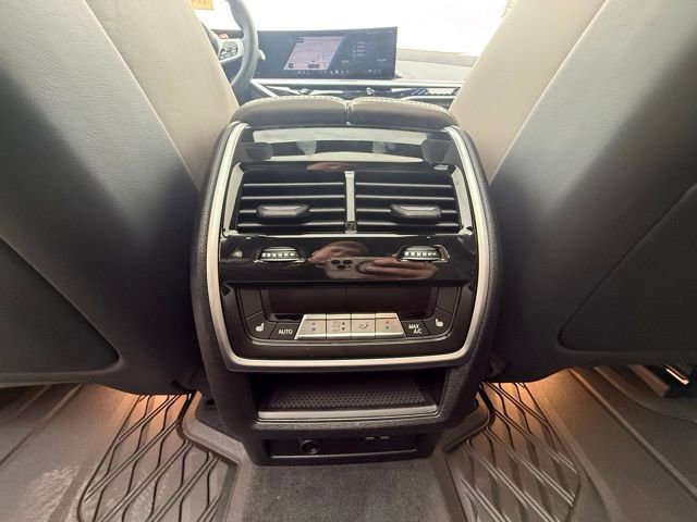 New 2026 BMW X5 M Competition w/ Executive Package AWD/4WD image 24