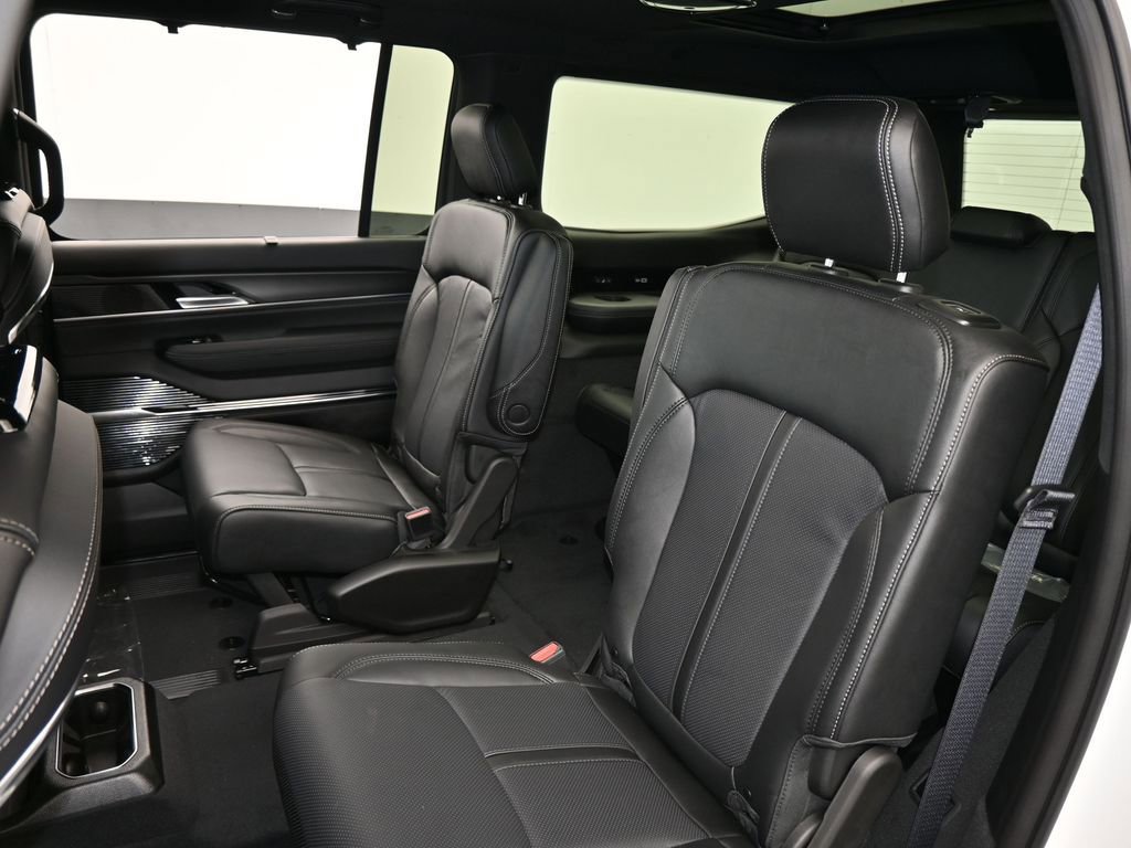 New 2026 Jeep Grand Wagoneer Summit image 33